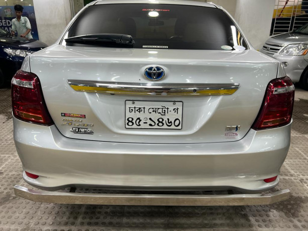 toyota-axio-hybrid-low-fuel-cost-2015-big-4