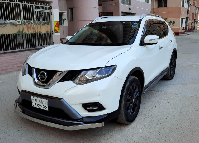 nissan-x-trail-hybrid-big-0