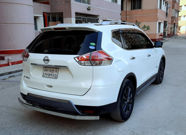 nissan-x-trail-hybrid-big-1