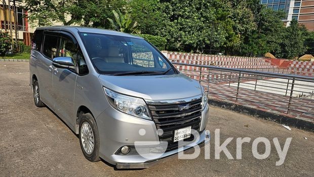 toyota-noah-g-graed-2016-big-0