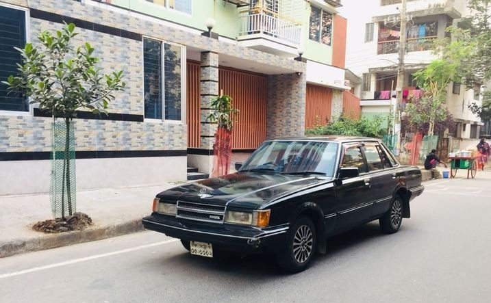 toyota-cressida-1983-big-1